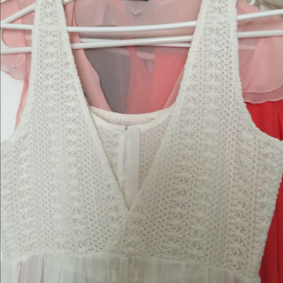 NWT HOLLISTER TOP SIZE XS - Picture 2 of 3